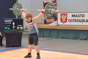 Uczestnik konkursu wykonuje próbę